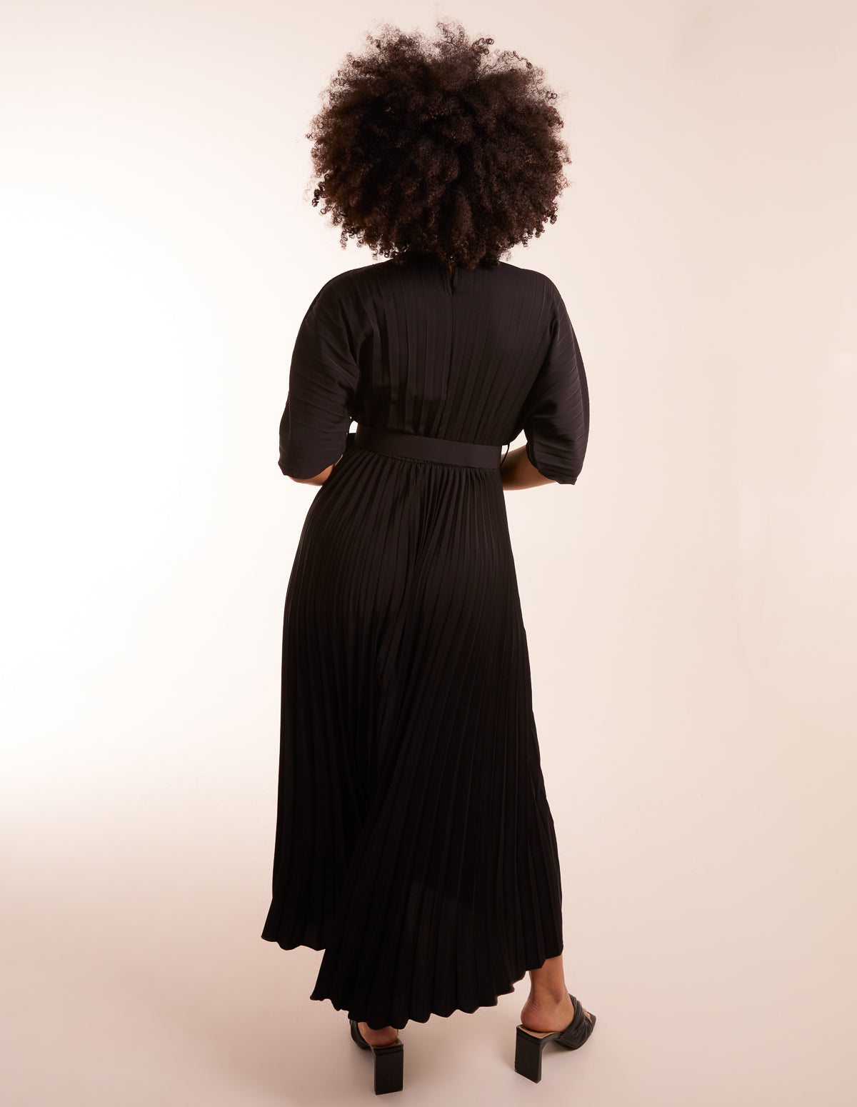 Black | Pleated Dress With Belt | Blue Vanilla Black | Pleated Dress With Belt | Blue Vanilla