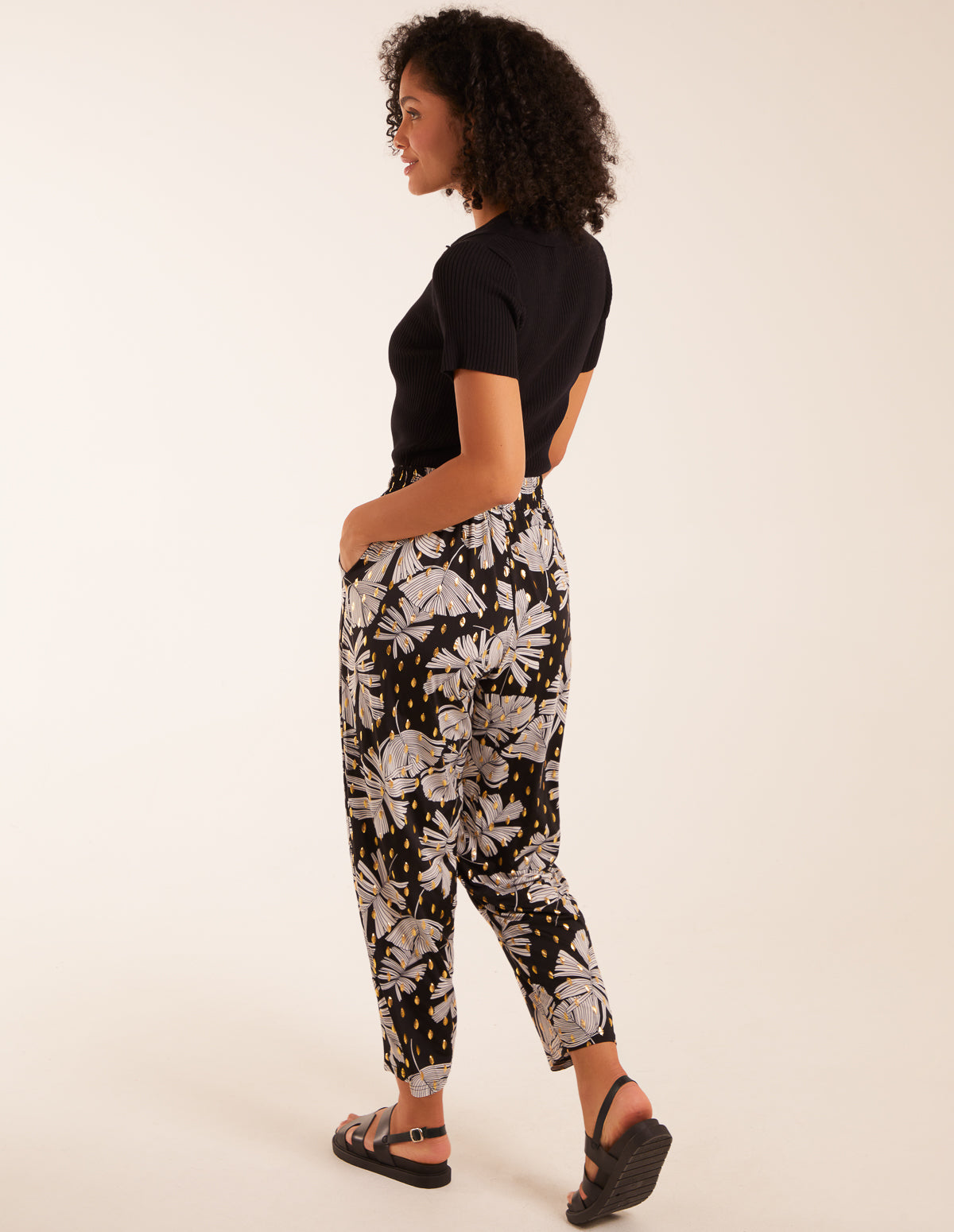 Buy Brand Flex Women's Cotton Plain Capri, Capri Pants Loose Yoga Pants,Plain  Capri for Women, Nightwear Capri for Women (Free Size, 3 Pack) (S, 4) at  Amazon.in