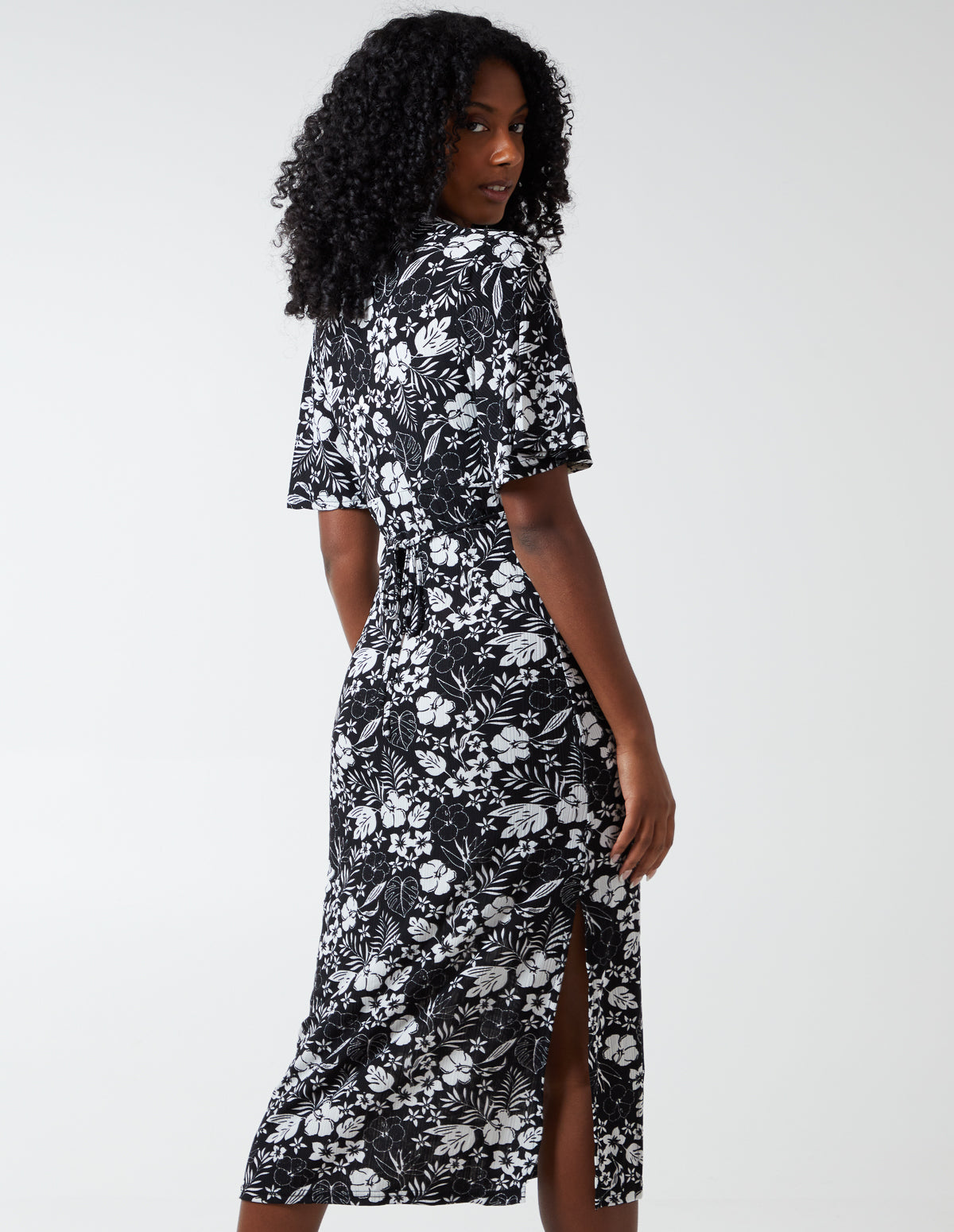 MACI | Black/White | Cut Out Midi Dress | Blue Vanilla MACI | Black/White | Cut Out Midi Dress | Blue Vanilla