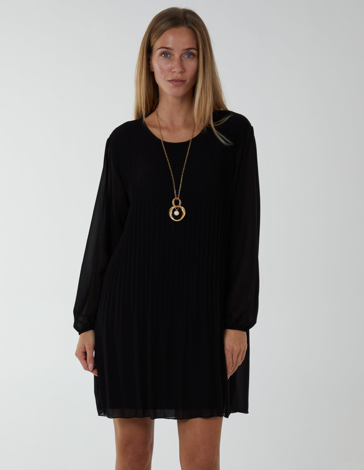 Black | Long Sleeve Pleated Shift Dress